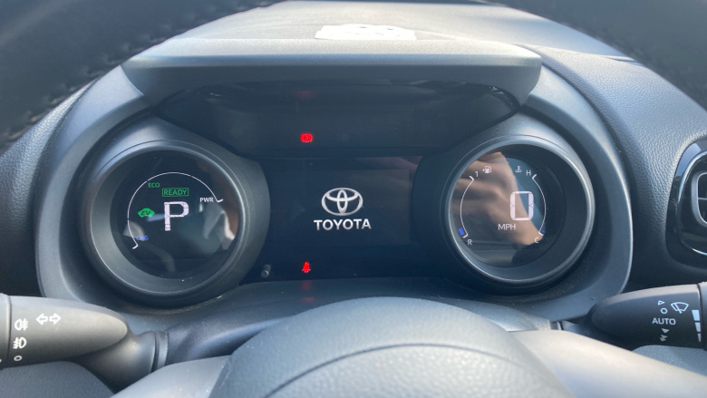 Toyota Yaris 1.5 Hybrid Design 5dr CVT Hybrid Hatchback